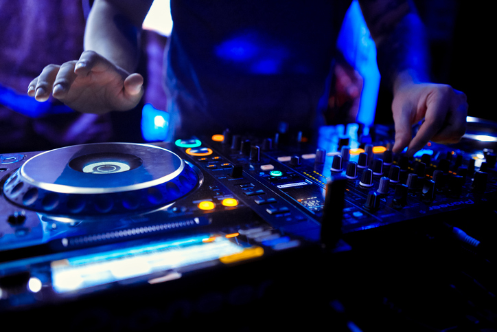 DJ buchen – so findest Du den besten DJ