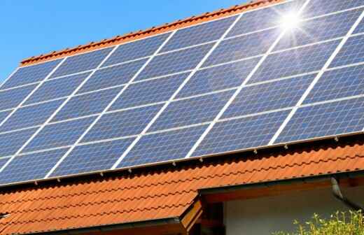 Reparatur einer Solaranlage / Photovoltaikanlage - Rust