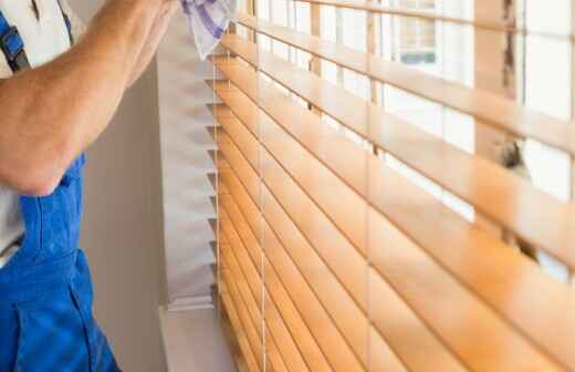 Window Blinds Cleaning - Trayning