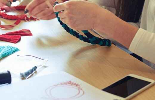 Jewelry Making Lessons - Aurukun