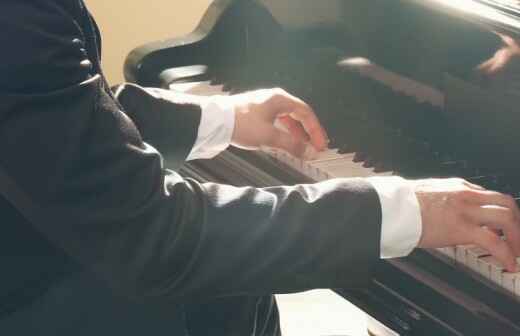 Pianist - Mount Alexander