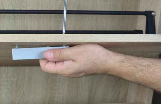 Kommode / Garderobe montieren - Elliptisch