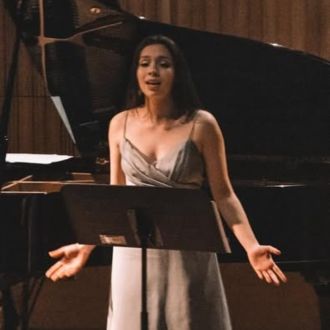 Karla Moya Casto - Cantantes - Santiago