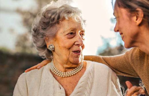 Cuidados en el hogar y residencias de ancianos
