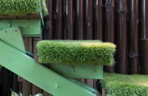 Kunstrasen verlegen - Gras