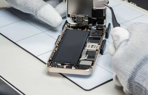 Telefon oder Tablet-Reparatur - Reinigung