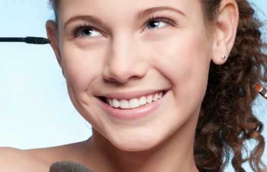 Make-up für einen Ball - Friseur