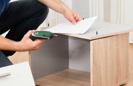 IKEA Möbelaufbau - Kratzen