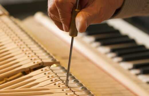 Klavier stimmen - Klempnerarbeiten