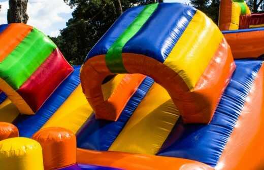 Bouncy Castle and Inflatable Rental - Decors