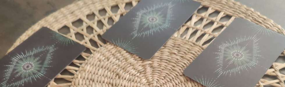 Nicole Krueger | Tarot & Cutting Cord - Fixando