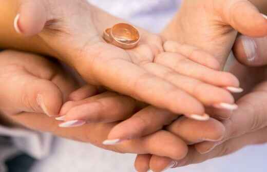 ¿Cuál es el precio de Servicios de anillos de bodas? Fixando