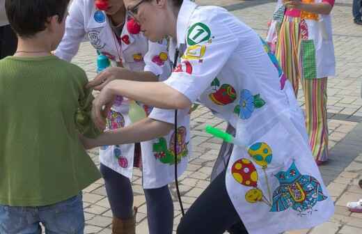 Costumed Character Entertainment - Juggler