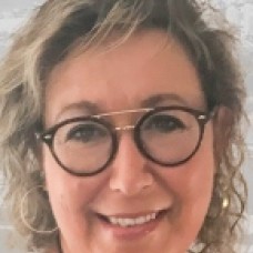 Licinia Pedrosa - Idiomas - Francês - fixando.pt