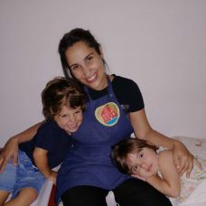 Miss Santos - Babysitter - Regueira de Pontes