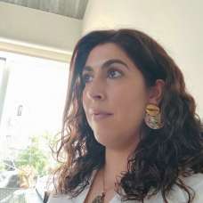 Dora Fernandes - Advogado de Direito Comercial - Custóias, Leça do Balio e Guifões