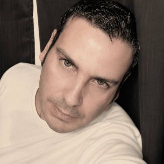 Henrique L. - Instalação de Estores ou Persianas