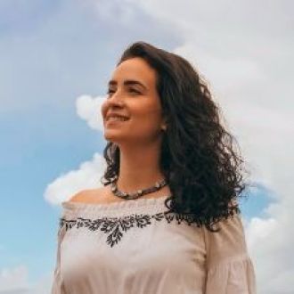 Bárbara Ferreira - Astrólogos / Tarot - Bai