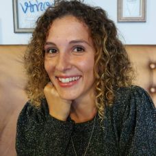 Adriana Bandeira - Marketing - Formação em Desenvolvimento de Liderança - Milharado