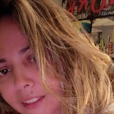 Ivana Santiago - Babysitting - Paredes