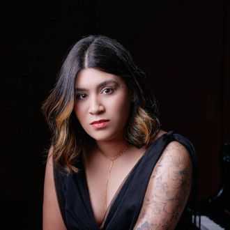 Jennifer Alexandra - Aulas de Saxofone - Arrifana