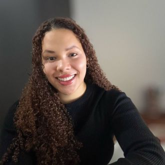 Viviane Santos - Consultoria de Marketing e Digital - Fafe