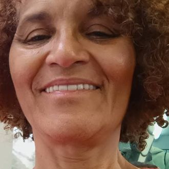 Cuidadora, babá, doméstica, passar roupa. - Lavagem de Roupa e Engomadoria - Alenquer