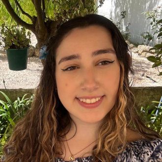 Olá, espero que esteja tudo bem! O meu nome é Mariana, tenho 18 anos e terminei recentemente a escola. Estou à procura de um trabalho como babysitter, - Ama - Beato