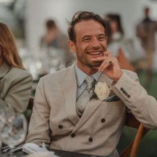 Charlie D. - Suporte Administrativo