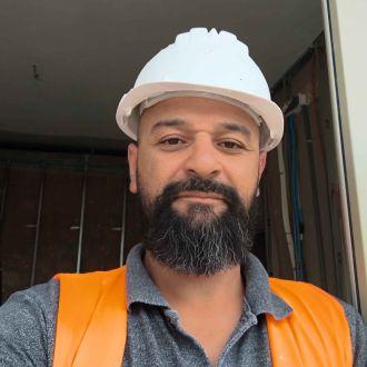 Sou especialista em ladrilhos em geral a mais de 15 anos no ramo, acabamentos de primeira - Empreiteiros / Pedreiros - Alcanena