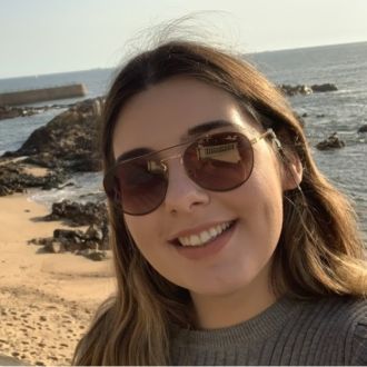 Catarina - Aulas de Línguas - Vila do Porto