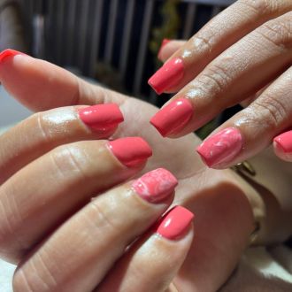 Fausia Cossa - Nail Designer - Manicure e Pedicure - Beja