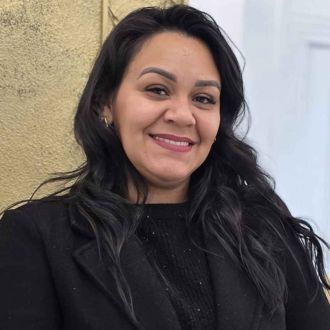 Laryssa Oliveira - Lavagem de Roupa e Engomadoria - Amares