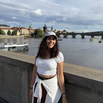 Sarah Joosab - Tutorías de química - Laranjeiro e Feijó