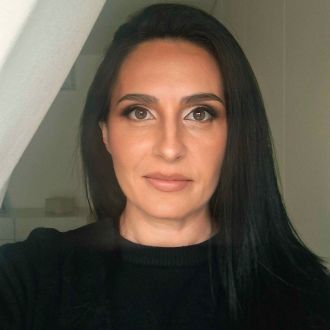 MakeupbyTuxa - Cabeleireiros e Maquilhadores - Fafe