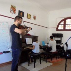 Marco Crisóstomo - Aulas de Violino (para Crianças ou Adolescentes) - Mina de Água