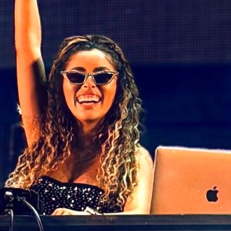 Sammea Alves - DJ - Amarante
