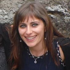 Andreia F. - Rasenmähen und Schneiden (einmalig)