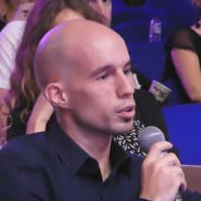 Yevheniy Malichevskyy - Aulas de Teatro e Entretenimento - Lisboa