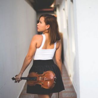 Dani B | VIOLINISTA PARA EVENTOS - Aulas de Violino Folk - Póvoa de Santo Adrião e Olival Basto