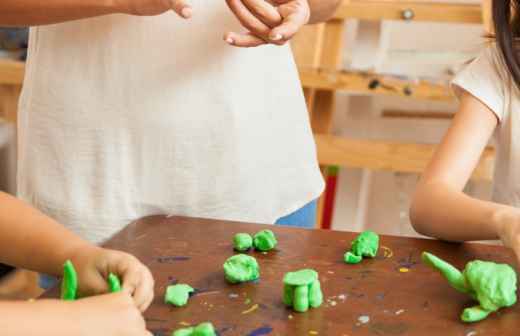 Aulas de Artes e Trabalhos Manuais - Olaria