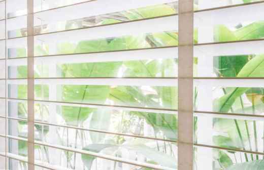 Instalação / Substituição de Cortinados e Persianas - Persiana