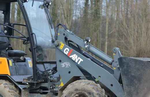 Serviço de Bobcat - Trator
