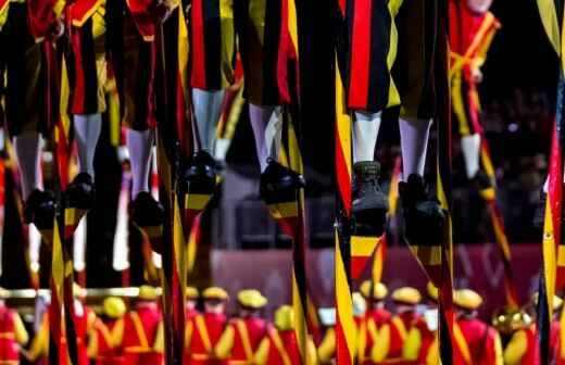 Stilt Walker - Bonymaen