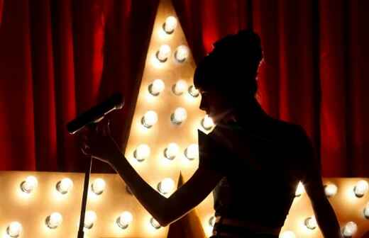 Broadway Singer - Cefn Bychan